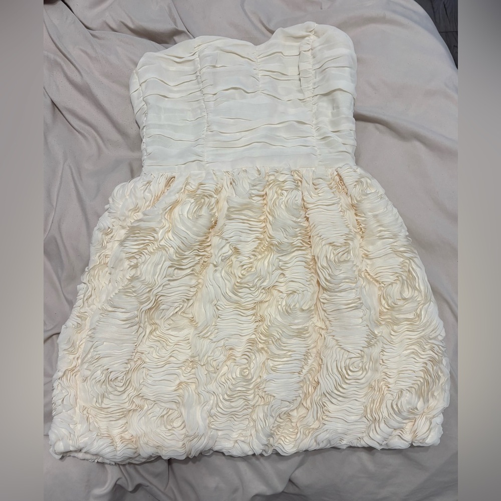 Elegant Cream Short Dress